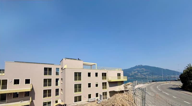 Exklusives Attika-Juwel: Panoramablick über den Zugersee in seiner schönsten Form (6)