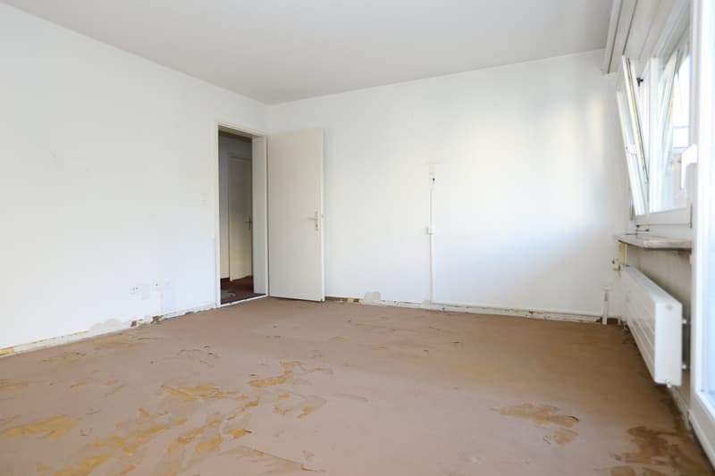 Handwerker aufgepasst! Renovationsbedürftige 3.5-Zi-Whg. mit Potential (3)
