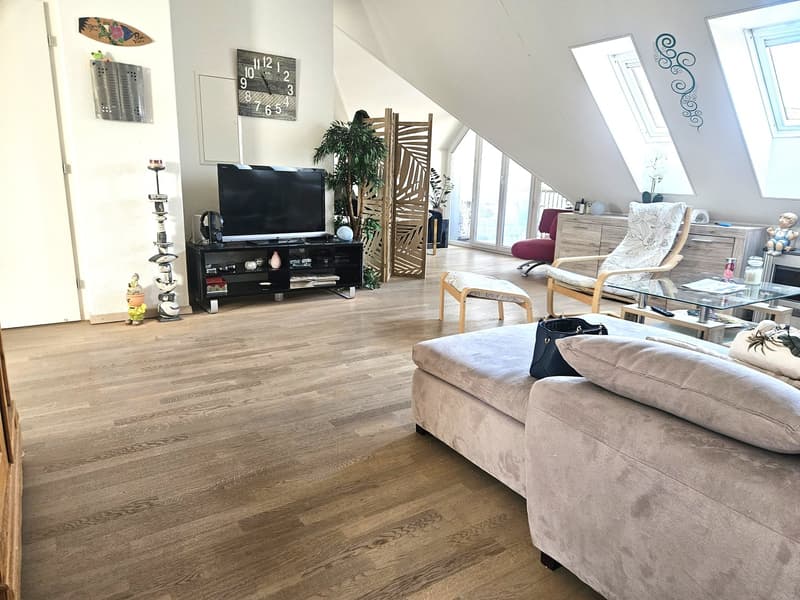 3.5-Zimmer-Dachwohnung – Modern, Hell und Familienfreundlich (5)