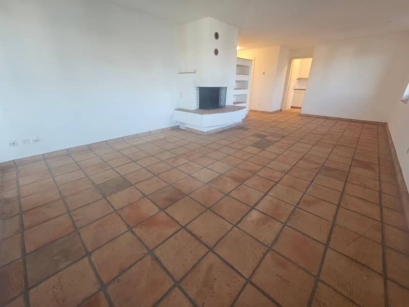 3.5-Zimmer-Wohnung mit schöner Aussicht im steuergünstigen Neerach (5)