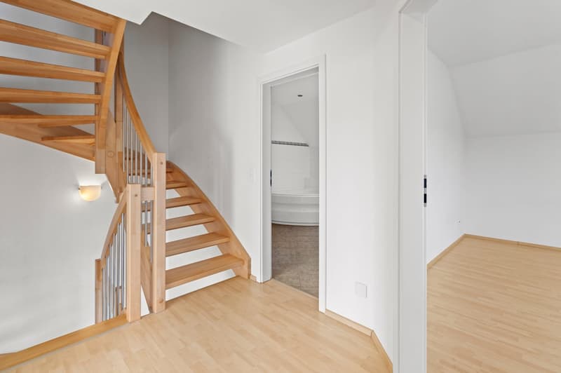 Doppelhaushälfte mit viel Platz, Weitsicht und hervorragender Anbindung (3)