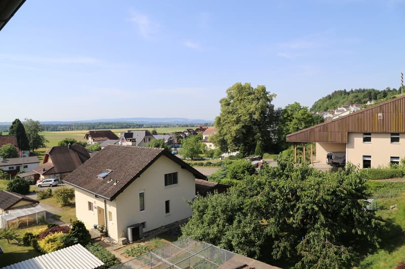 Lebensqualität auf grossem Raum, mit 2 Balkonen und Aussicht (11)