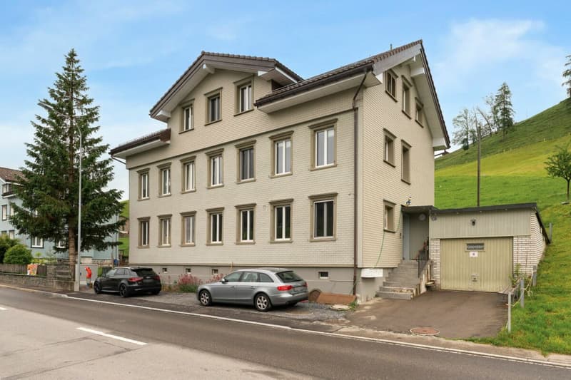 Sanierte Dachwohnung - moderner Ausbaustandard und Wohnkomfort (8)