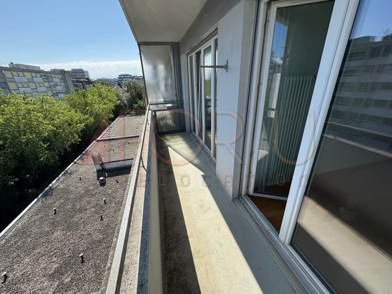 Très bel appartement rénové de 4 pièces avec balcon et bien localisé (11)