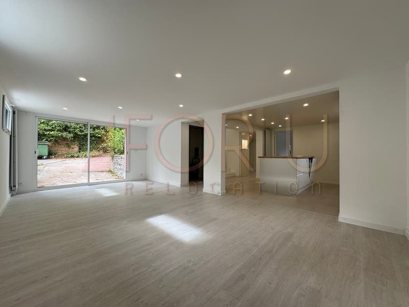 Très belle maison individuelle rénovée avec grand jardin à Chêne-Bourg (13)