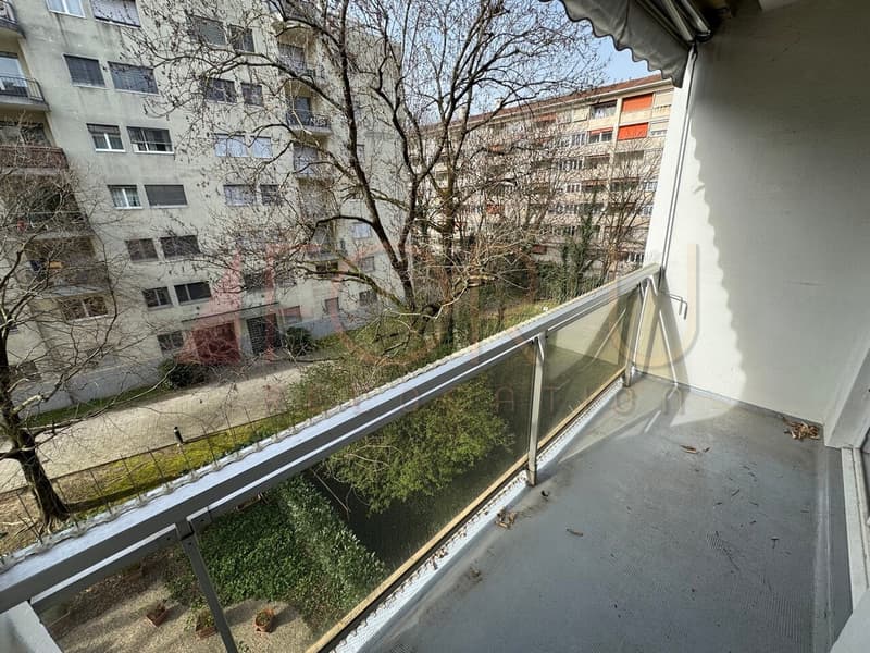 Grand logement 3.5 pièces moderne avec balcon au calme à la Servette (6)