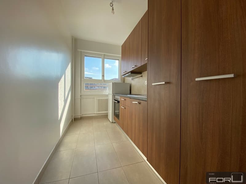 Bel appartement rénové de 3 pièces avec balcon à Carouge (5)