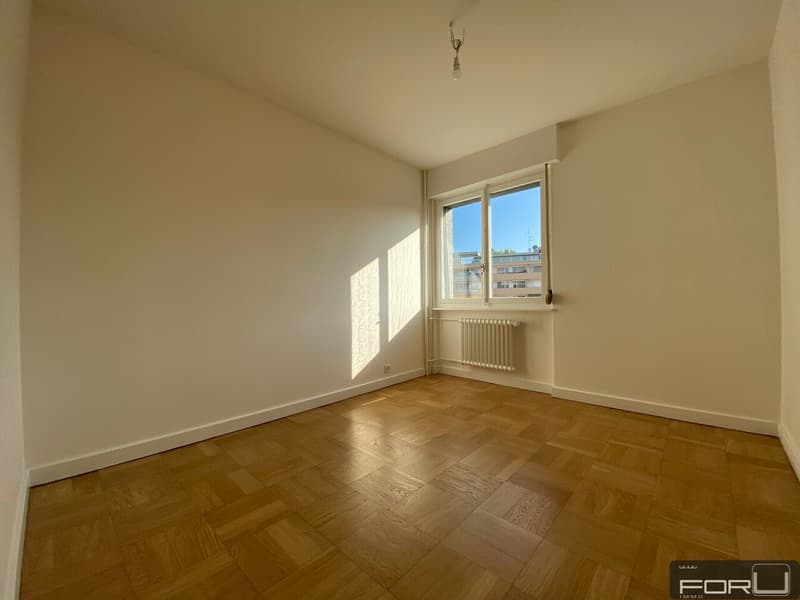 Bel appartement rénové de 3 pièces avec balcon à Carouge (4)