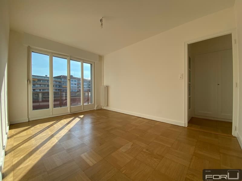 Bel appartement rénové de 3 pièces avec balcon à Carouge (2)