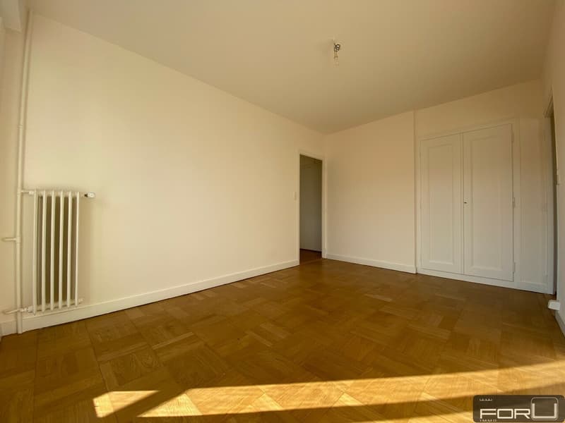 Bel appartement rénové de 3 pièces avec balcon à Carouge (3)