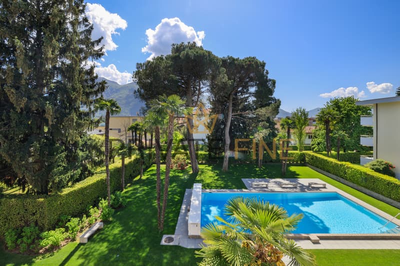 Sonnige Attikawohnung in mediterraner Parkanlage mit grossem Pool (1) (2)