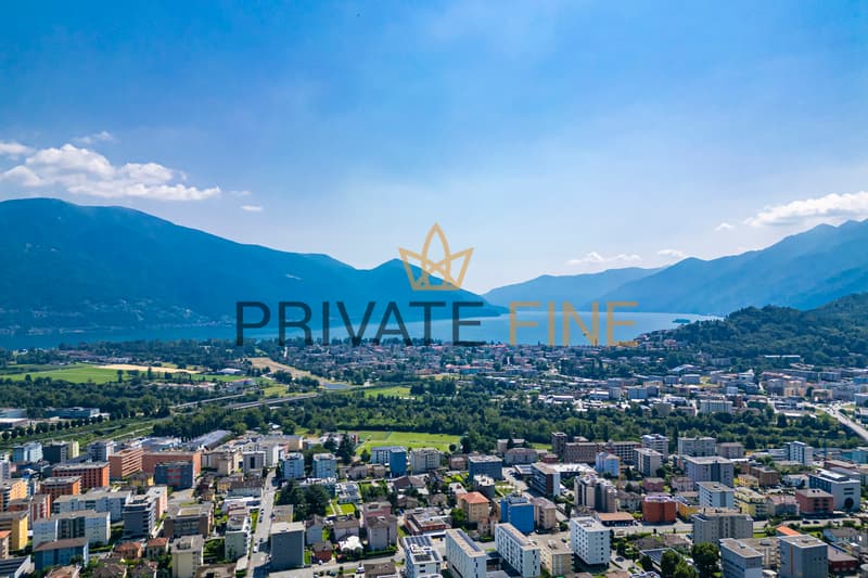 Neue Luxusresidenz über dem See mit Garten und Panoramaweitsicht (69) (1)