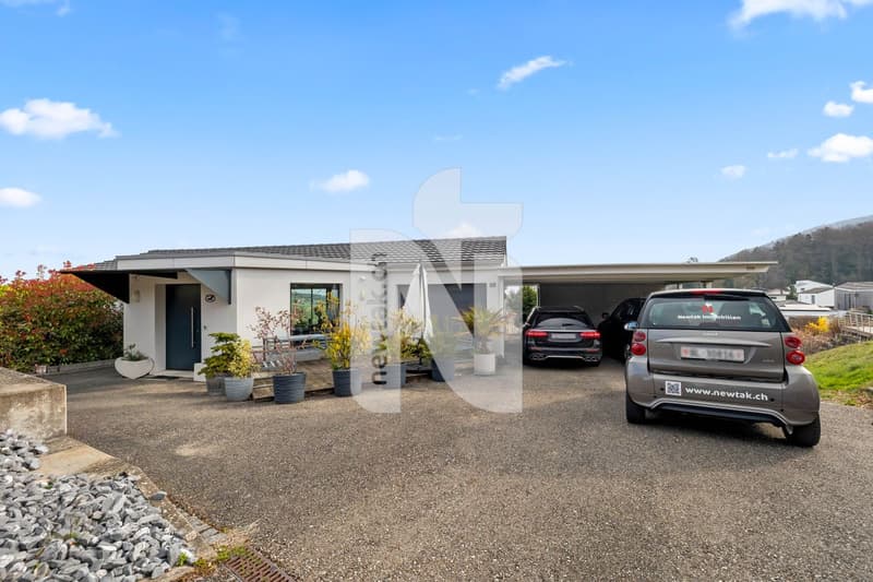 Reserviert: Freistehendes Einfamilienhaus mit Weitsicht, grossem Garten, Garagenbox und Carport (2)