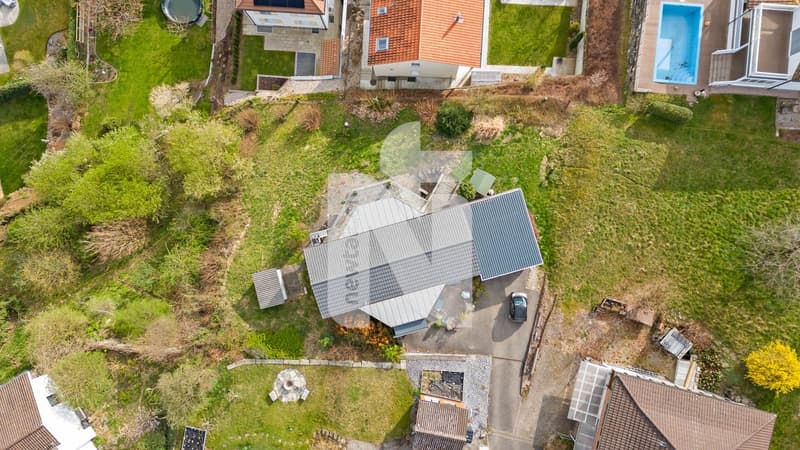 Reserviert: Freistehendes Einfamilienhaus mit Weitsicht, grossem Garten, Garagenbox und Carport (4)