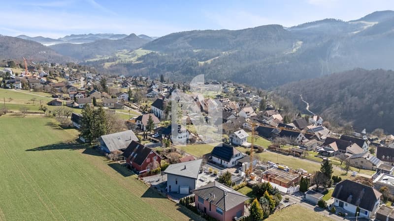 Modern renoviertes autarkes Haus mit riesiger Terrasse und atemberaubendem Ausblick (13)