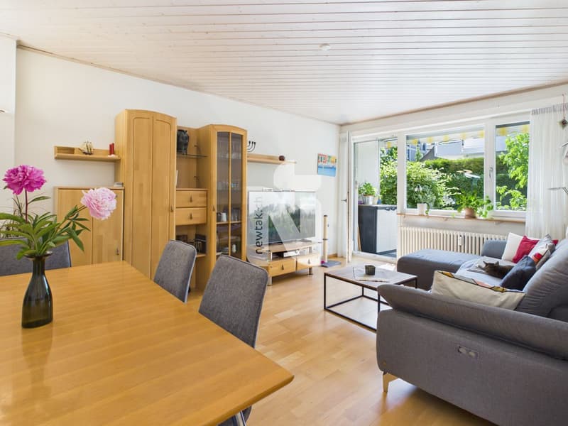 Familienfreundlich, sonnig und gepflegt mit zwei Balkonen, Gartensitzplatz und Garage (3)