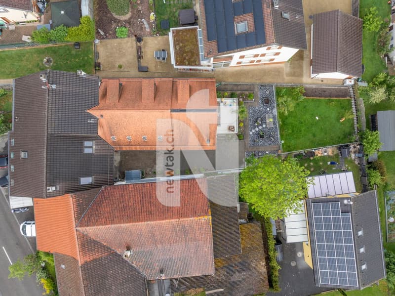 Grosszügiges, modernes Einfamilienhaus mit gepflegtem Garten in ruhiger Lage (4)