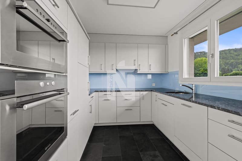 Familienfreundliche Maisonettewohnung mit grossem Balkon und wunderschöner Weitsicht (4)
