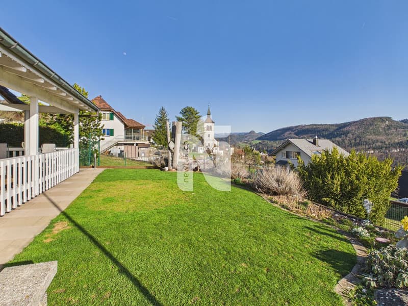 Modern renoviertes autarkes Haus mit riesiger Terrasse und atemberaubendem Ausblick (13)