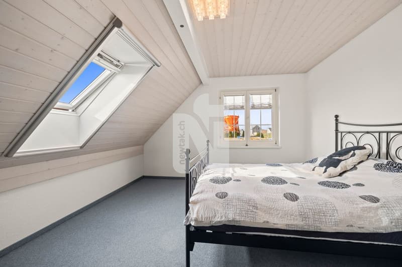 Modern renoviertes autarkes Haus mit riesiger Terrasse und atemberaubendem Ausblick (11)