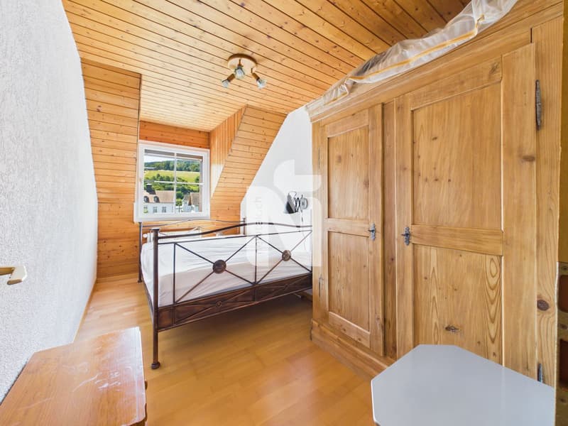 Dorf Idylle, Zentral, viel Potenzial und mit 2.5 Zimmer Einliegerwohnung (Generationenhaus) (10)