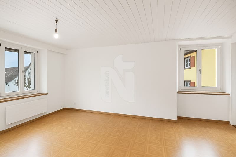 Bauernhaus mit Garten, Parkplätzen und grosser Ausbaureserve - ideal als Generationenhaus (9)