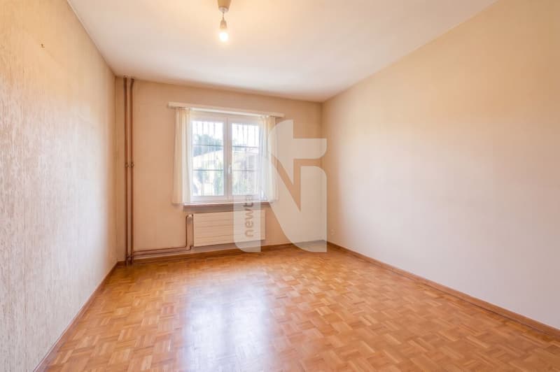 Freistehendes, familienfreundliches Einfamilienhaus mit grossem Garten und Blick ins Grüne (5)