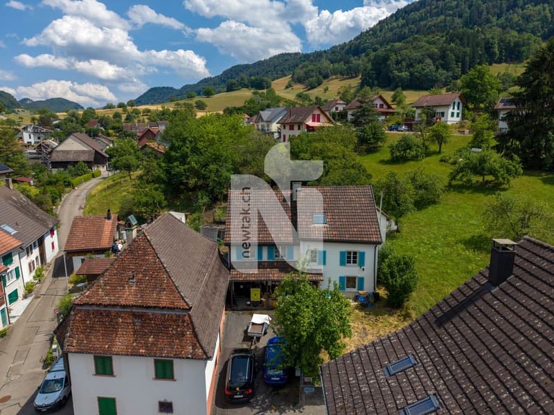 Freistehendes, familienfreundliches Einfamilienhaus mit grossem Garten und Blick ins Grüne (11)