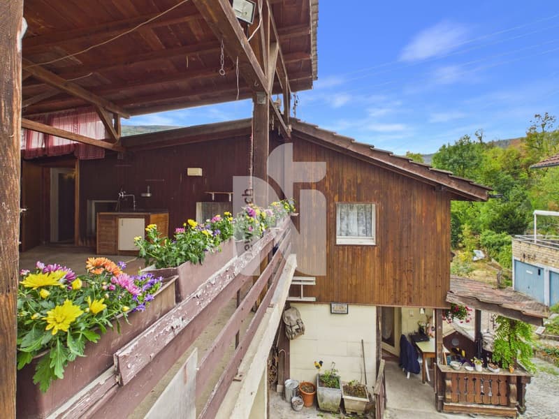 Naturnah wohnen mit rustikalem Charme und grosszügiger Terrasse (2)
