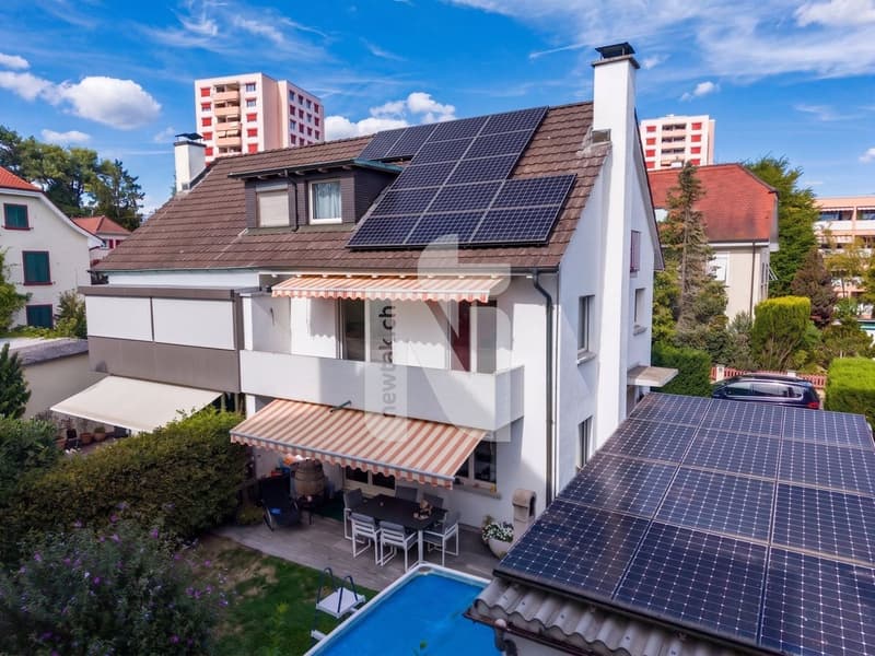 Grosszügiges Familienhaus mit Garten, Garage und Solaranlage an ruhiger, zentraler Lage (1)