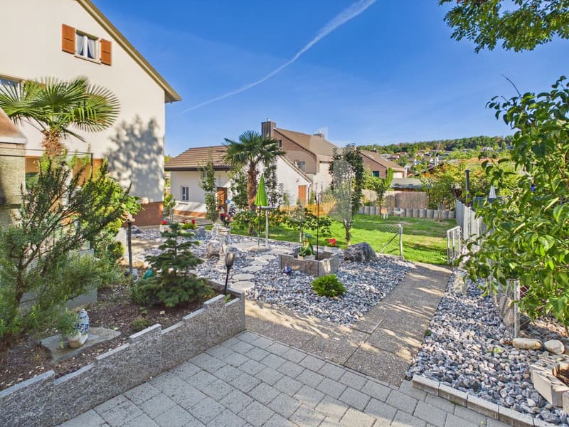 Grosszügig, familienfreundlich und modern mit Garten und Weitblick (7)