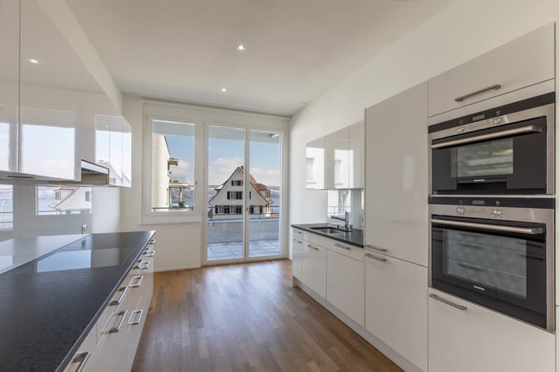 Helle 4.5-Zimmer-Wohnung mit Balkon und Garage in Wädenswil – sofort verfügbar (4)