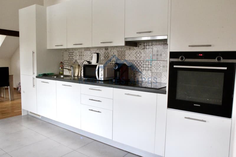 Appartement en bord de rivière : Modernité et sérénité à saisir près de la nature ( Lot 8 ) (3)