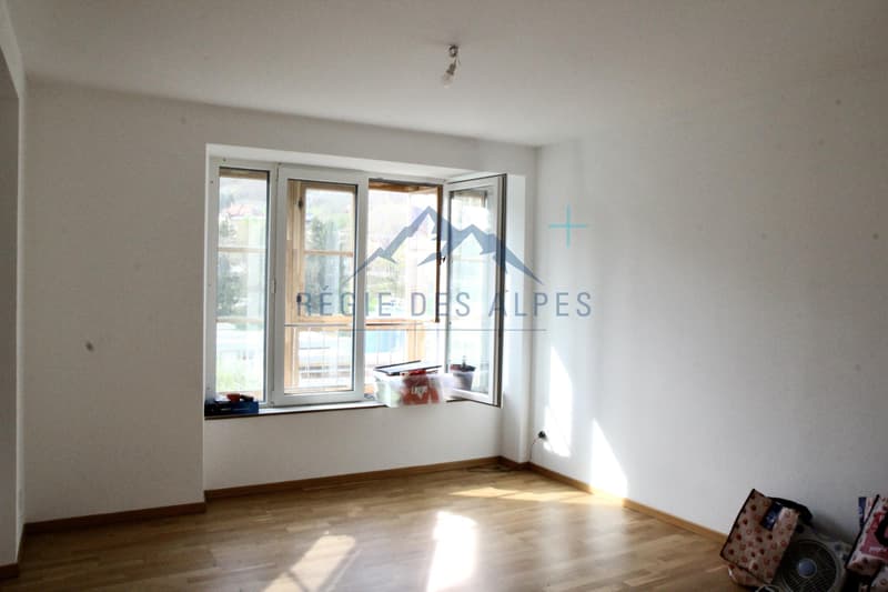 Appartement en bord de rivière : Modernité et sérénité à saisir près de la nature ( Lot 8 ) (4)