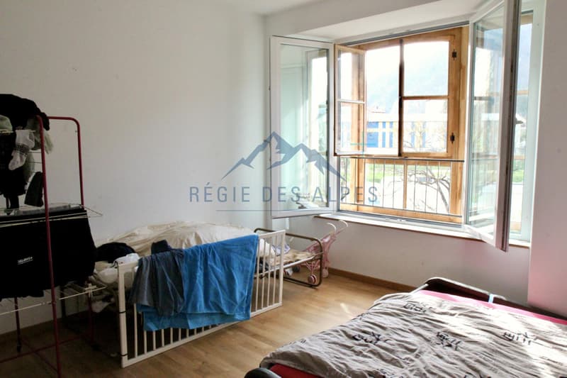 Appartement en bord de rivière : Modernité et sérénité à saisir près de la nature ( Lot 8 ) (5)