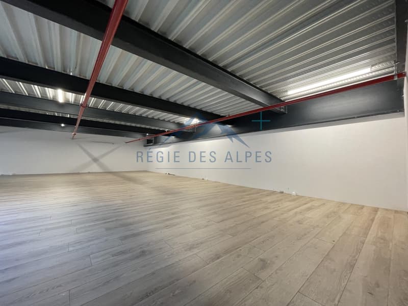 Bureau et dépôt dans un bâtiment neuf en ZI (3)