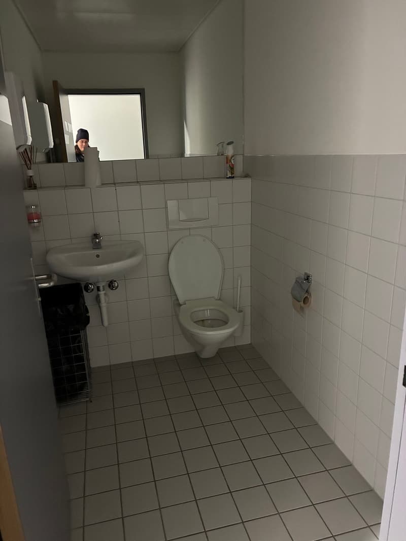 gemeinschaftliche Toilette Damen