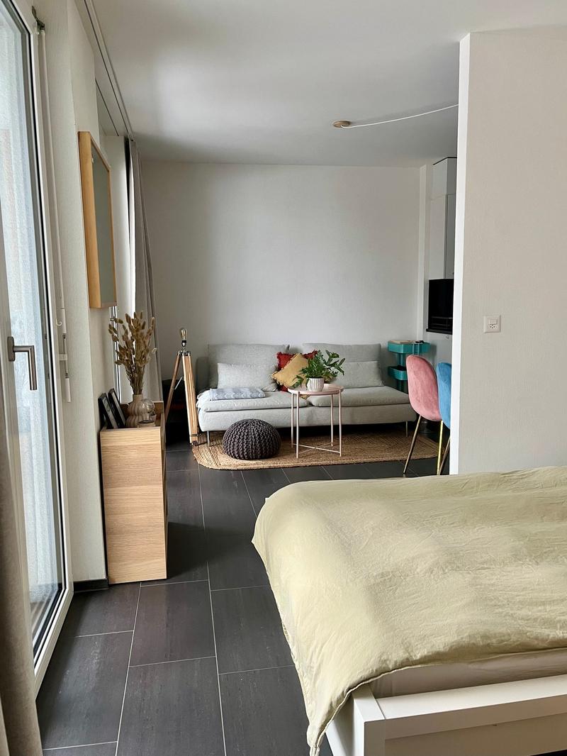Moderne 1.5-Zimmer-Studio-Wohnung mit Balkon in Davos Platz (3)