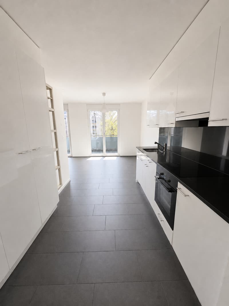 Moderne 1.5-Zimmer-Studio-Wohnung mit Balkon in Davos Platz (10)