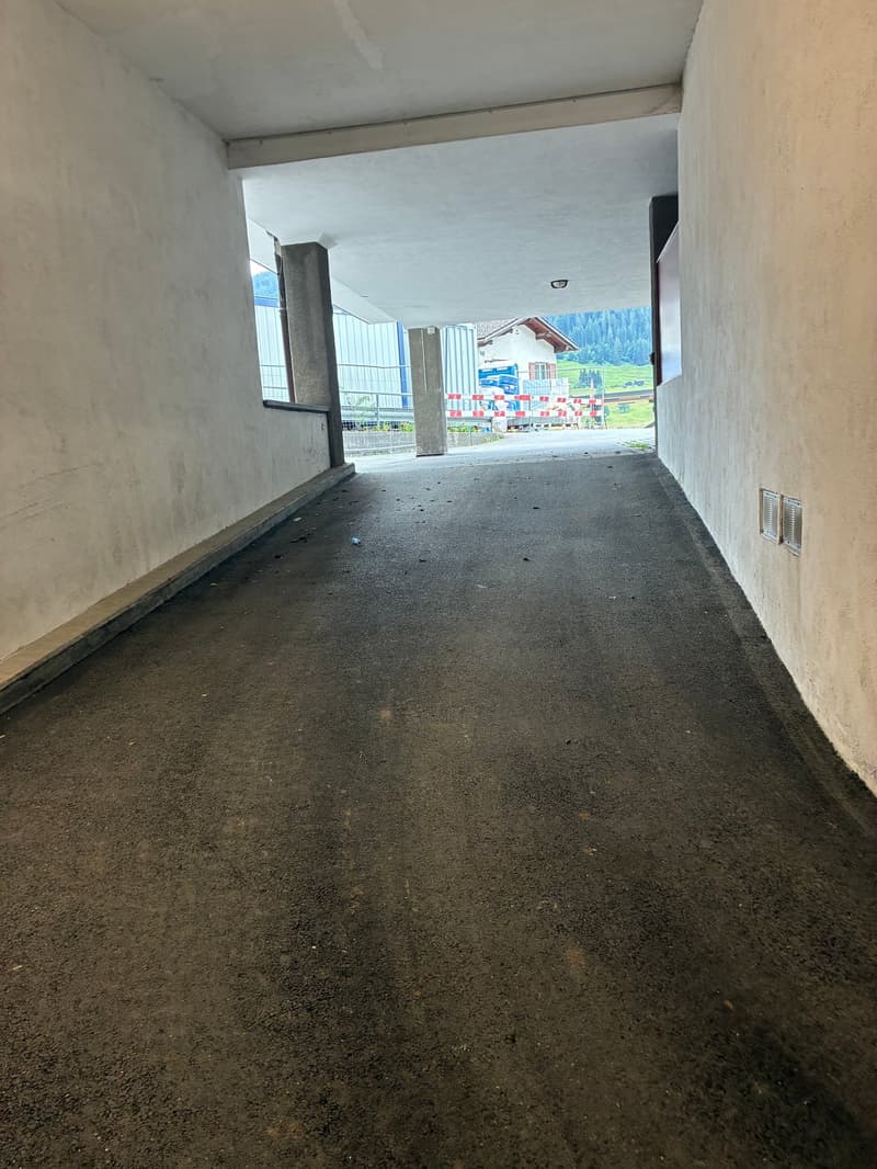 Einstellhallenplatz zur Miete in Klosters Dorf (7)