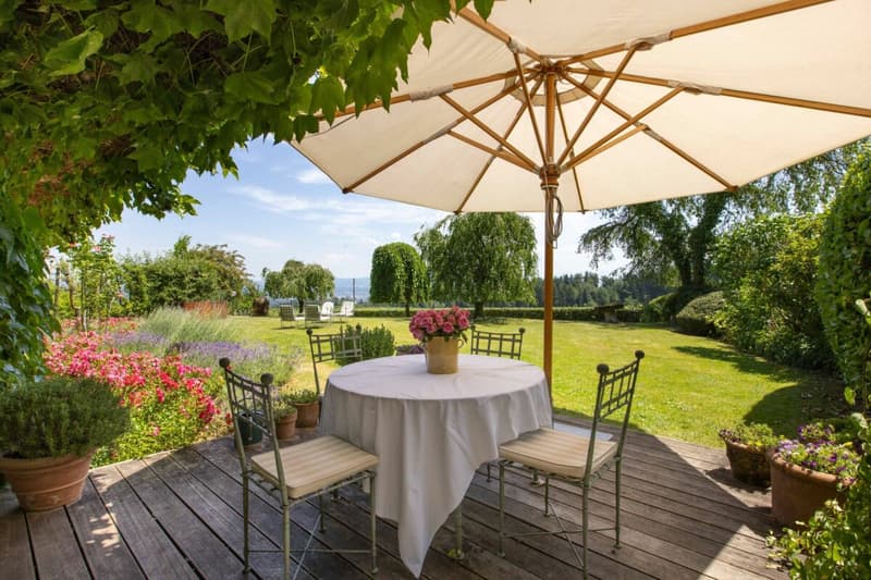 Freistehendes Einfamilienhaus mit See- und Fernsicht auf exklusiver Baulandparzelle (13)