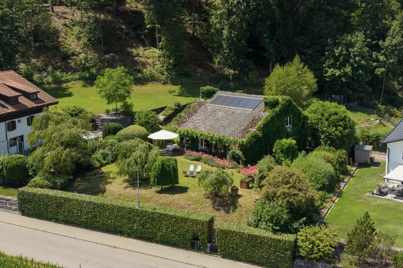 Freistehendes Einfamilienhaus mit See- und Fernsicht auf exklusiver Baulandparzelle (2)