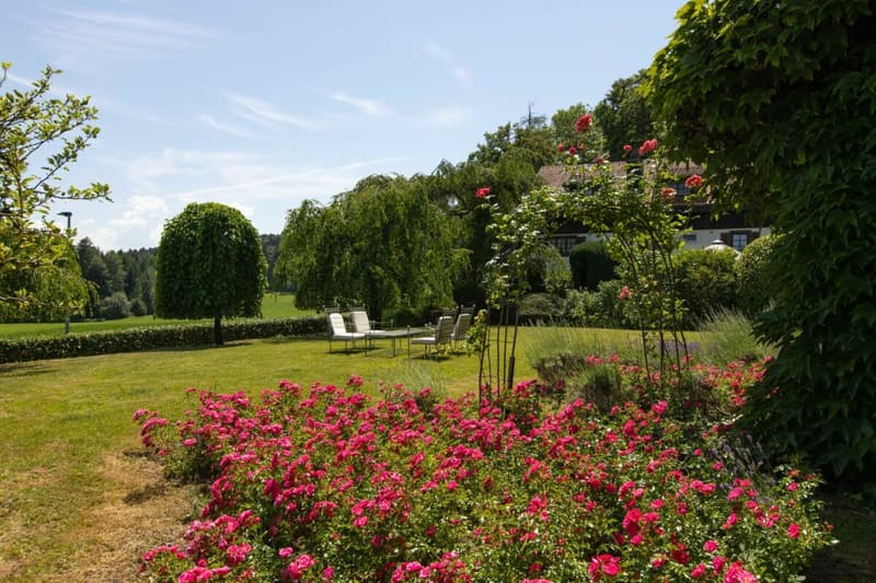 Freistehendes Einfamilienhaus mit See- und Fernsicht auf exklusiver Baulandparzelle (14)
