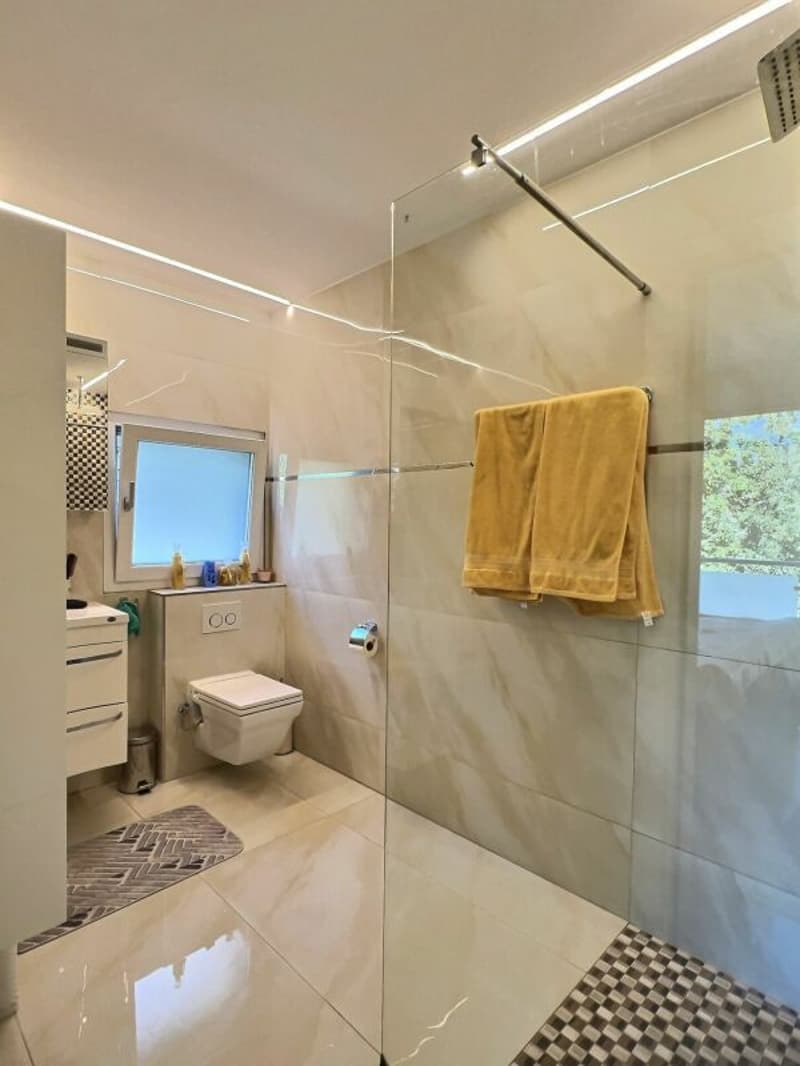 Salle de douches / chambre parentale (1er)