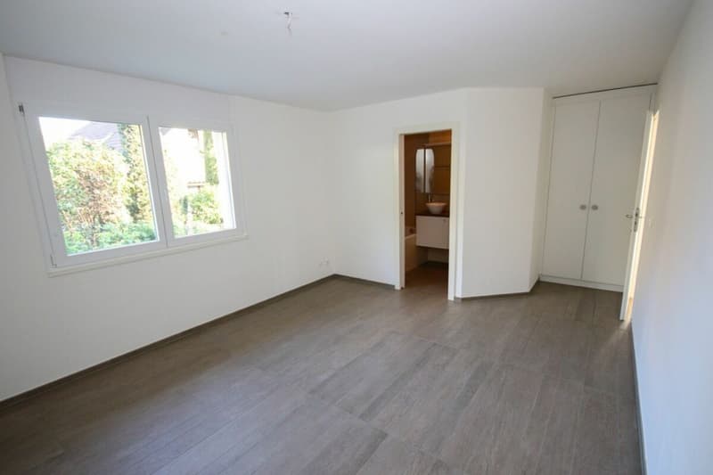 Appartement de standing de 5,5 pièces avec terrasse et vue sur le lac (15)