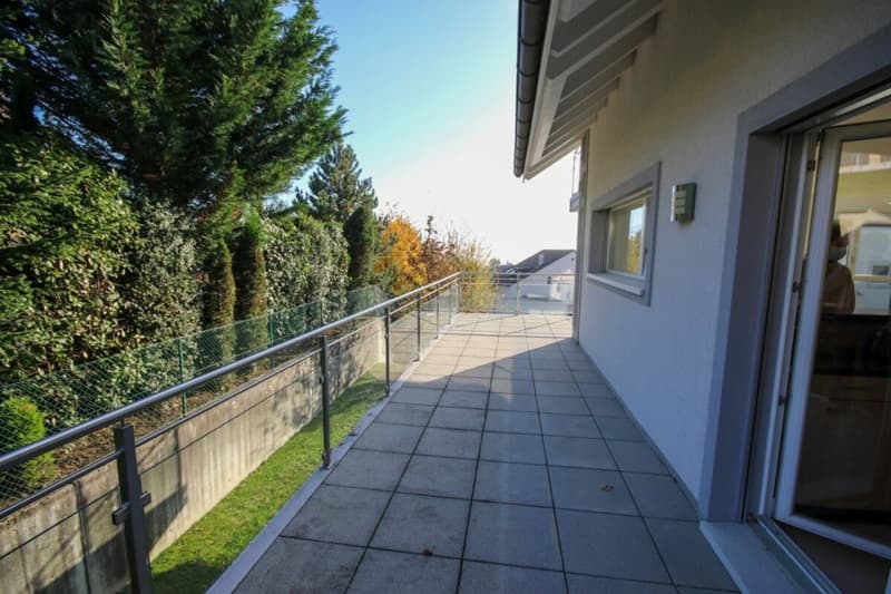 Appartement de standing de 5,5 pièces avec terrasse et vue sur le lac (6)