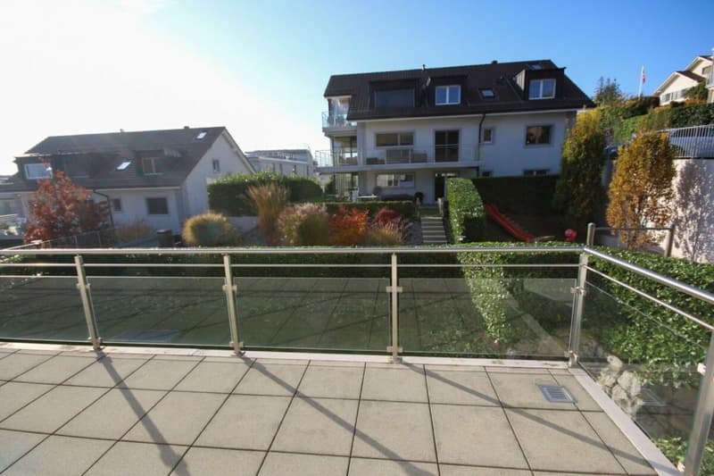 Appartement de standing de 5,5 pièces avec terrasse et vue sur le lac (8)