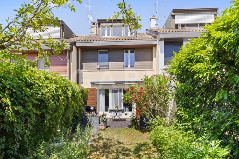 Maison familiale au sein d'une résidence privée (13)