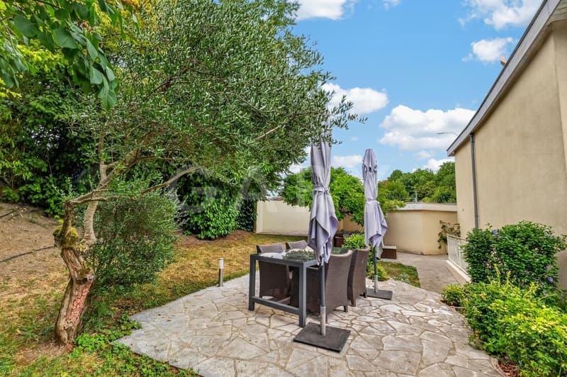 Maison familiale en pignon avec jardin (9)
