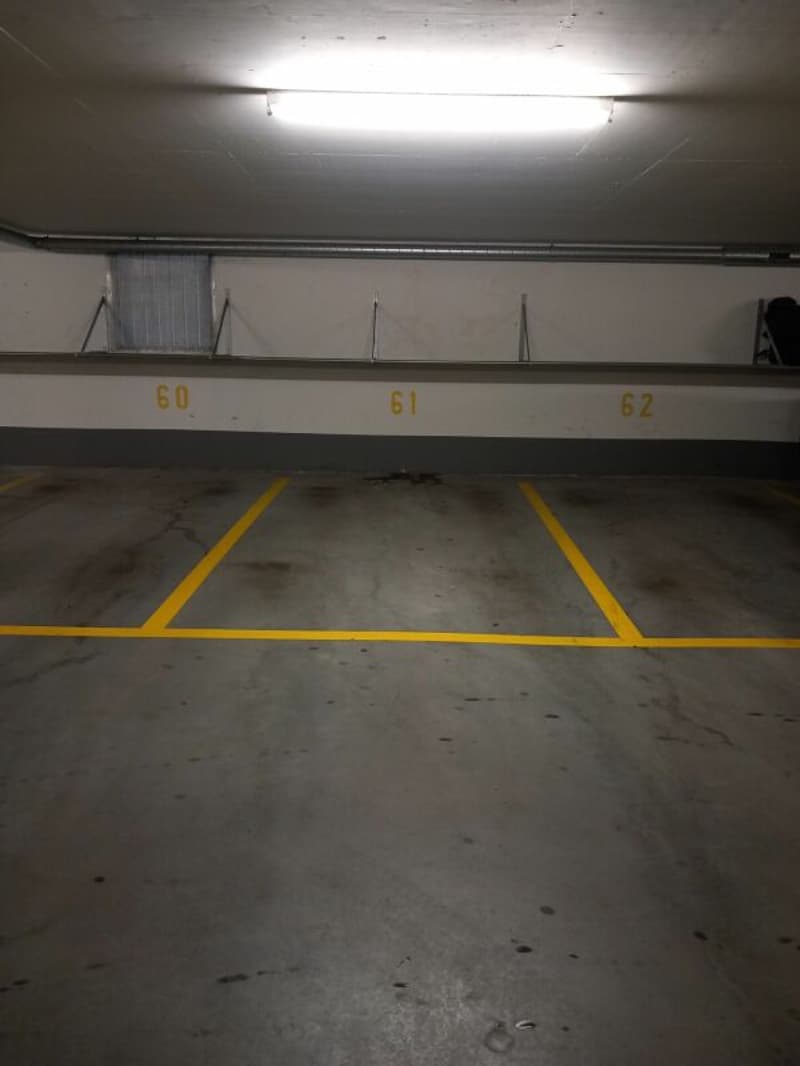 Tiefgaragenparkplatz (1)